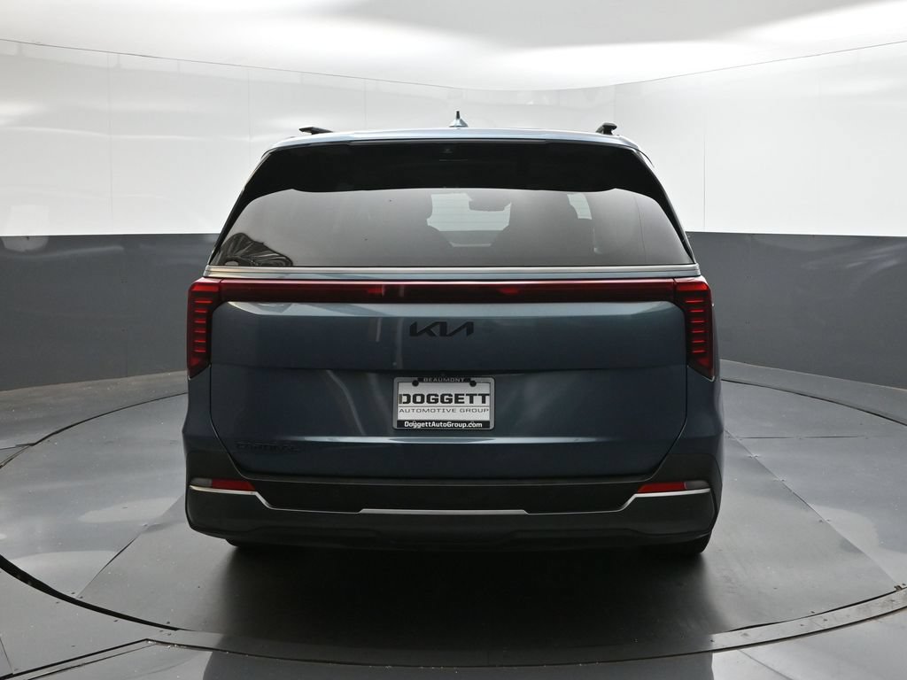 Used 2025 Kia Carnival Van
