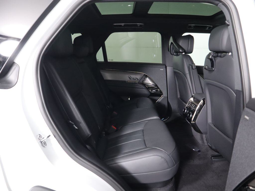 Thumbnail: 2025 Land Rover Range Rover Sport - 23