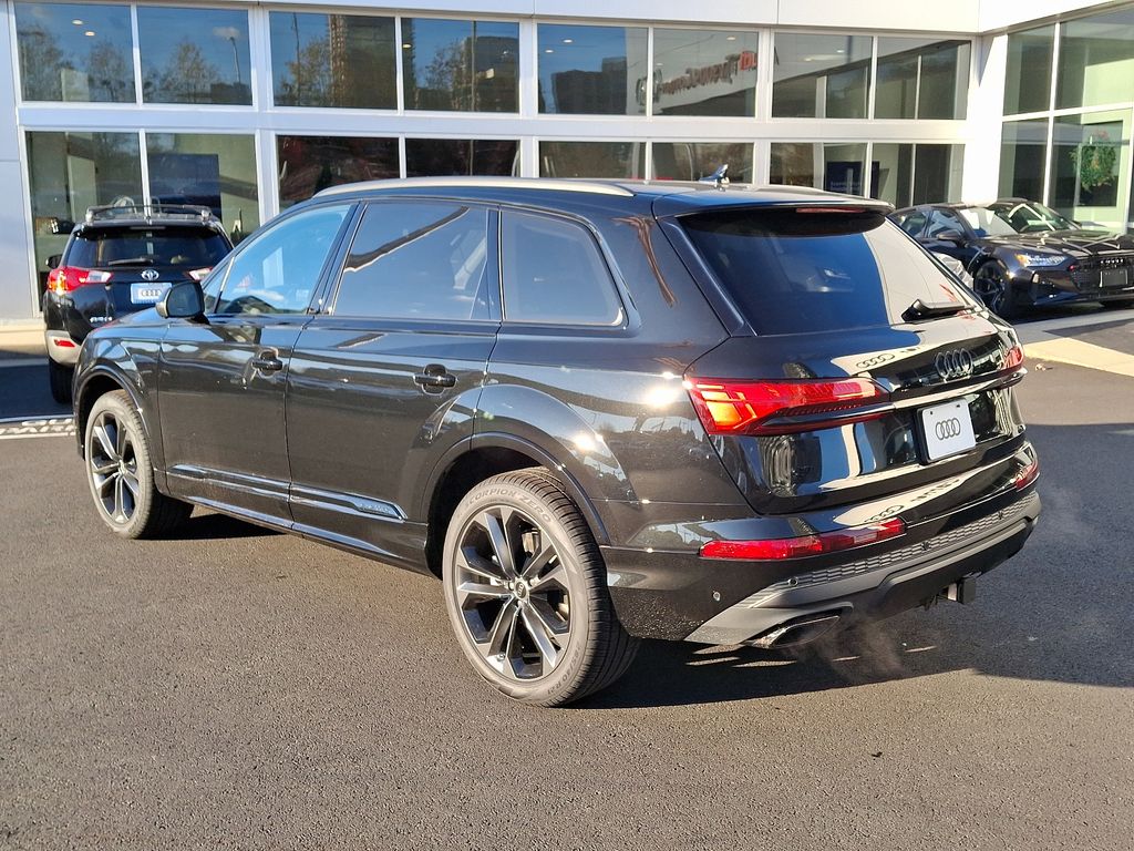 2025 Audi Q7  4