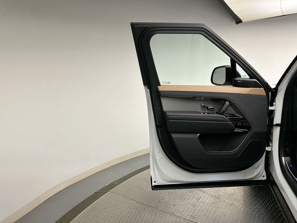 2025 Land Rover Range Rover Sport Dynamic 9