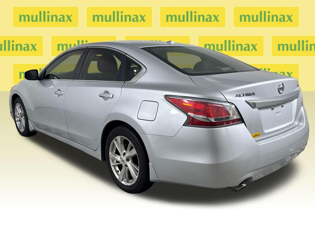 Used 2015 Silver Nissan 2.5 SL image 12