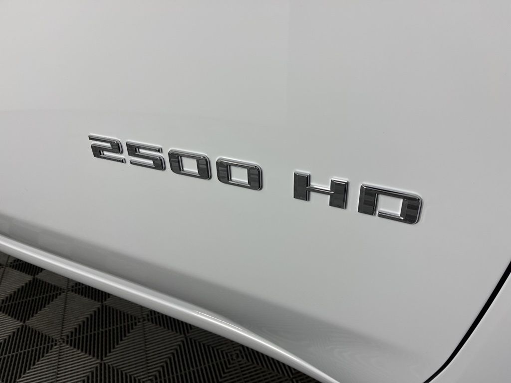 Thumbnail: 2026 Chevrolet Silverado 2500 - 9