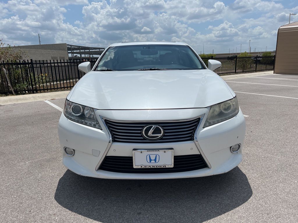 Thumbnail: 2013 Lexus ES - 2