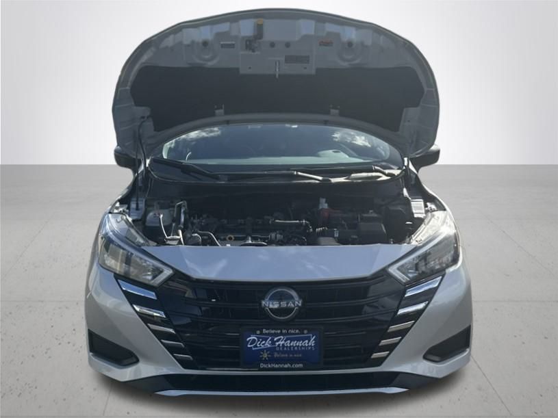 2025 Nissan Versa 1.6 S photo 4