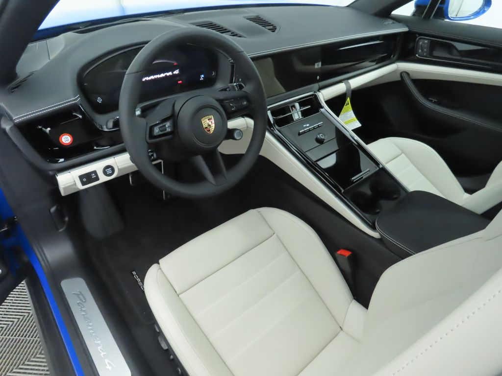 Thumbnail: 2025 Porsche Panamera - 4