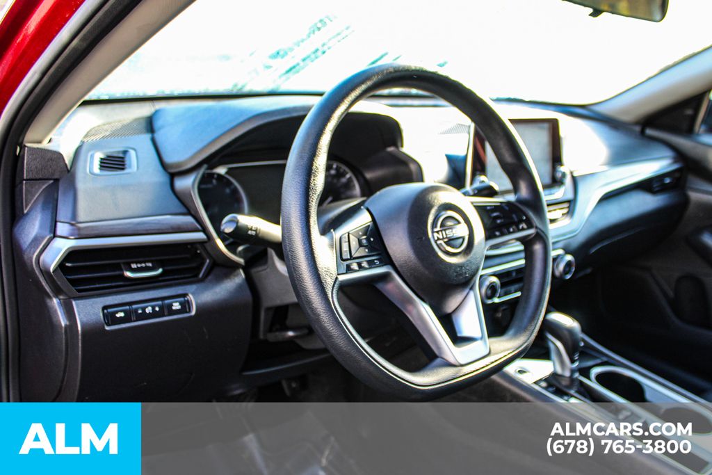 Used 2024 Red Nissan 2.5 SV image 30