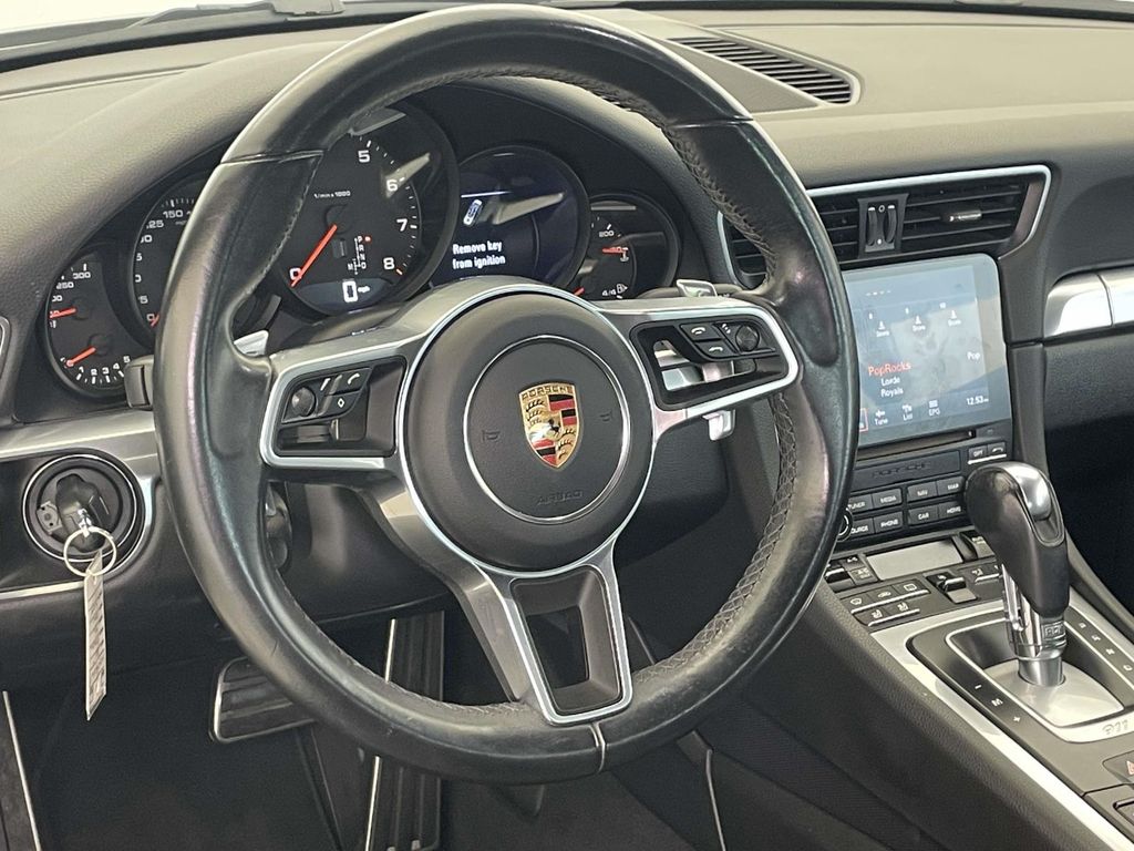 2017 Porsche 911 Carrera - 3