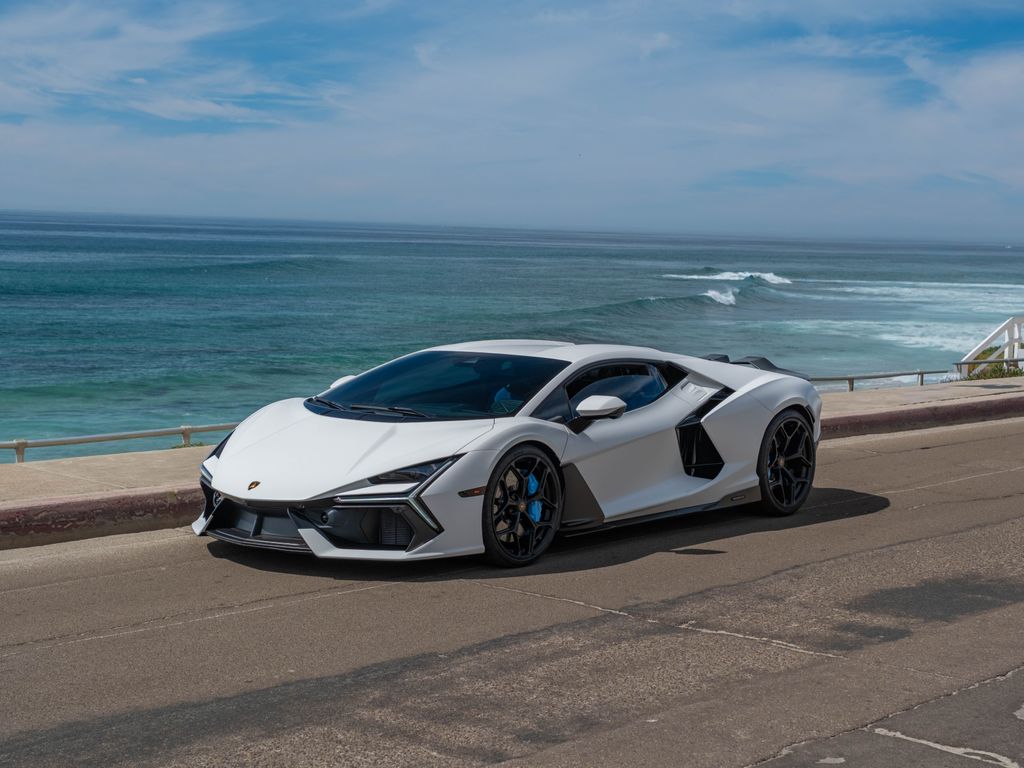 Bianco Monocerus Metallic 2025 Lamborghini Revuelto AWD Coupe All-Wheel Drive 8-Speed Dual Clutch