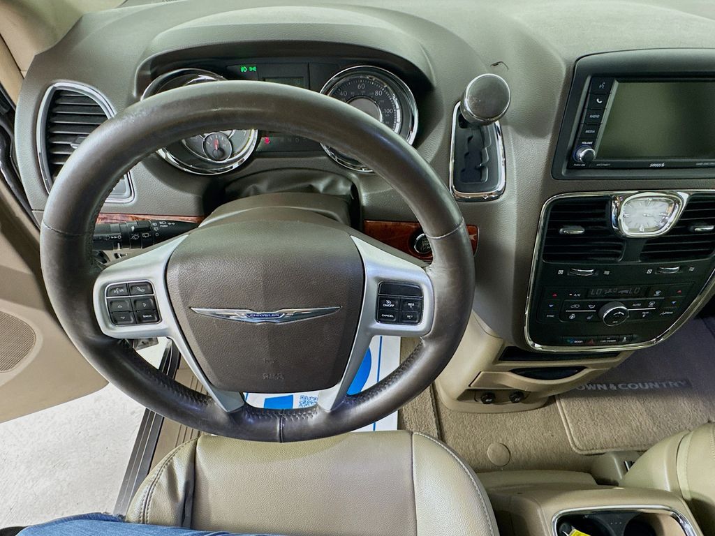 Used Car 2016 Chrysler Town & Country  Touring For Sale Under $12,000 In Austin, Texas