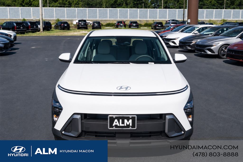New 2026 White Hyundai SE image 3