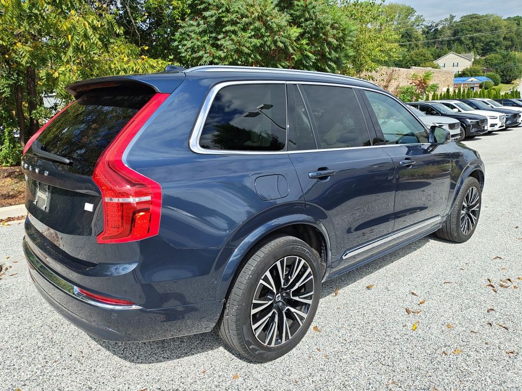 Used 2024 Blue Volvo T8 Plus 6 Passenger image 7