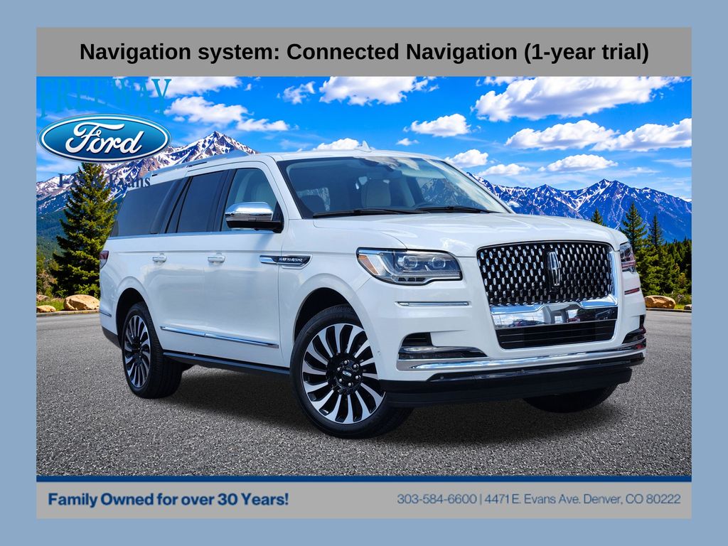 Pristine White Metallic Tri-Coat 2024 Lincoln Navigator SUV / Crossover Four-Wheel Drive Automatic