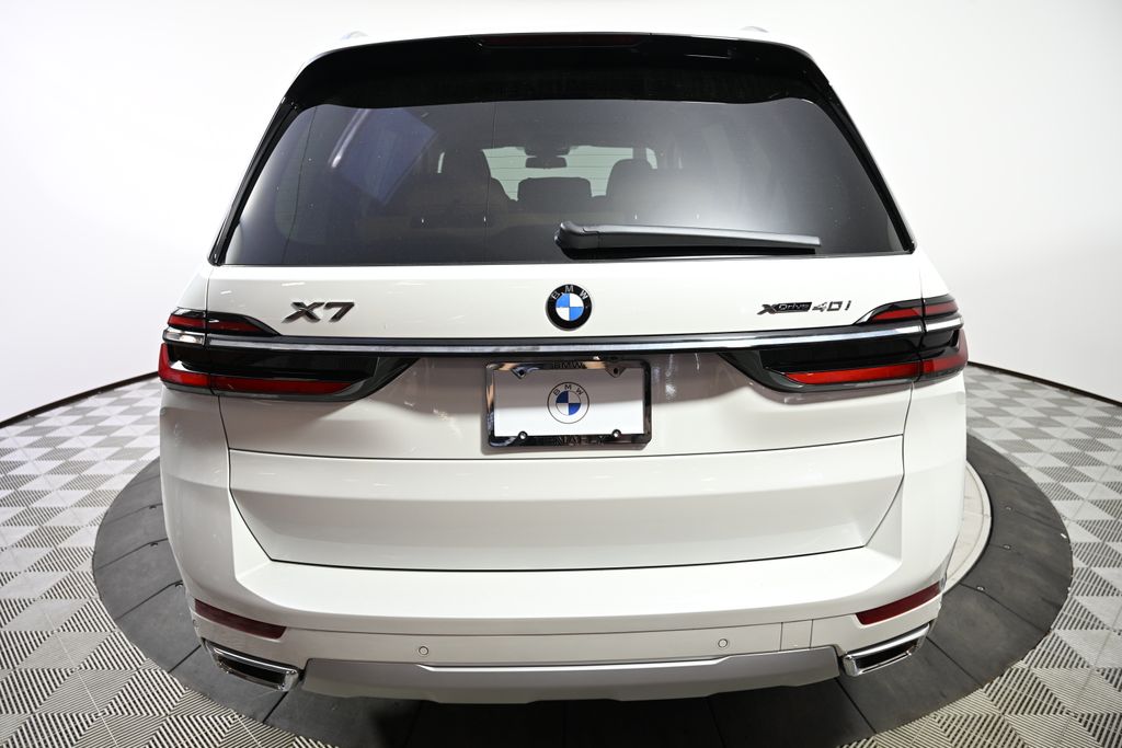 Thumbnail: 2026 BMW X7 - 4
