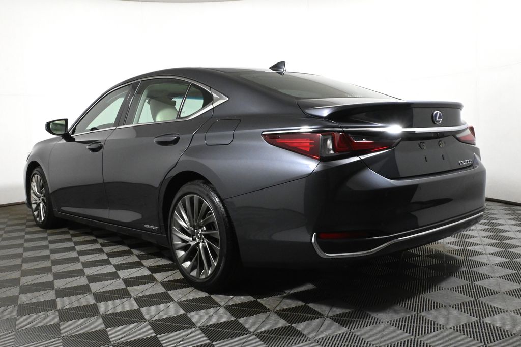 2022 Lexus ES Hybrid 300h Luxury 5