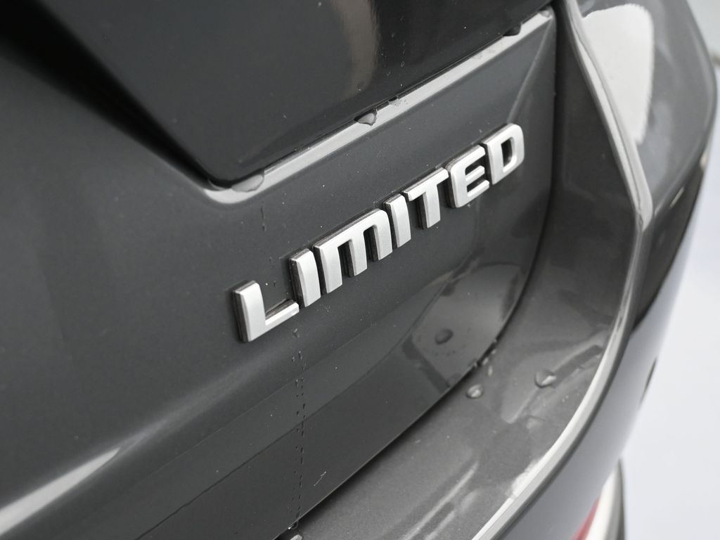 New 2026 Baltic Gray Metallic Clearcoat Jeep Limited image 31