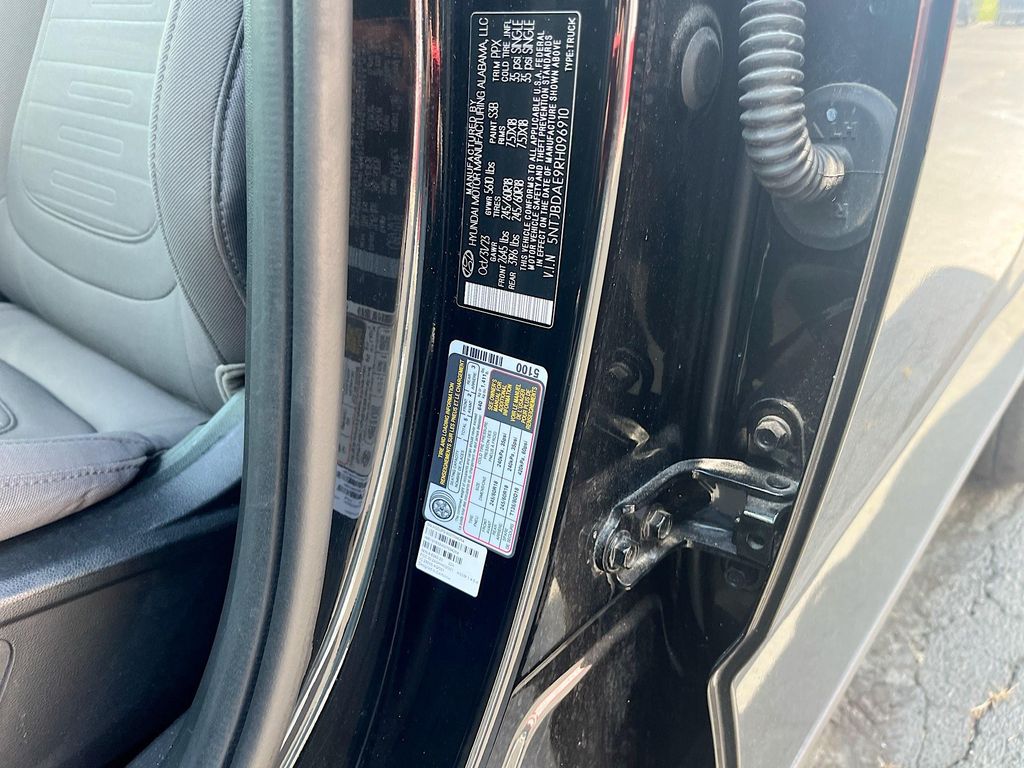 Used 2024 Black Hyundai SEL image 31