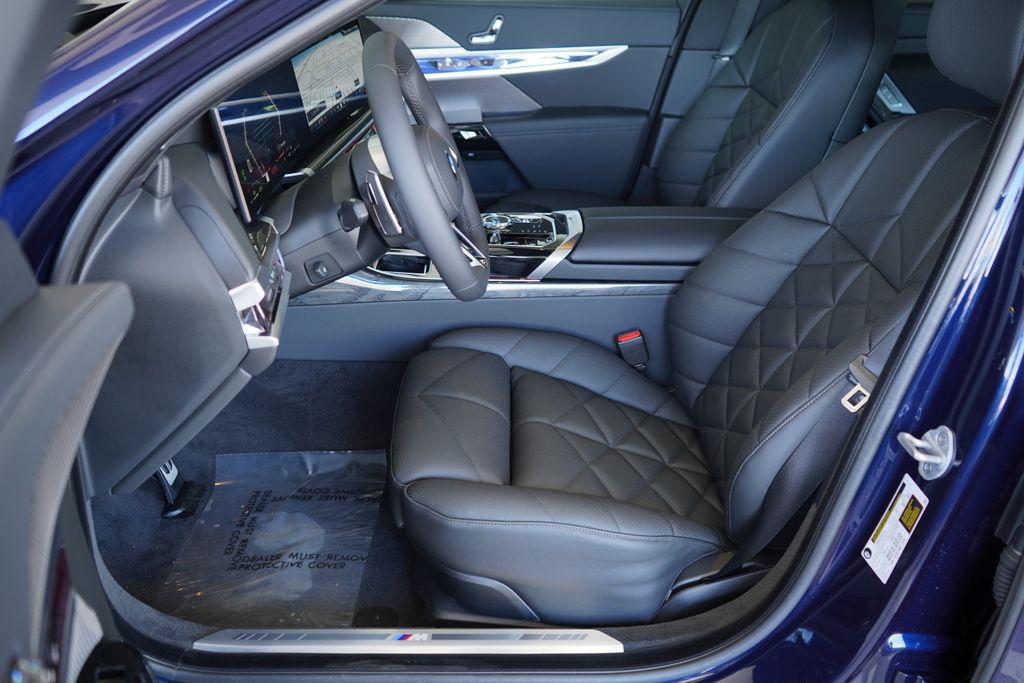 Thumbnail: 2026 BMW 7 Series - 11