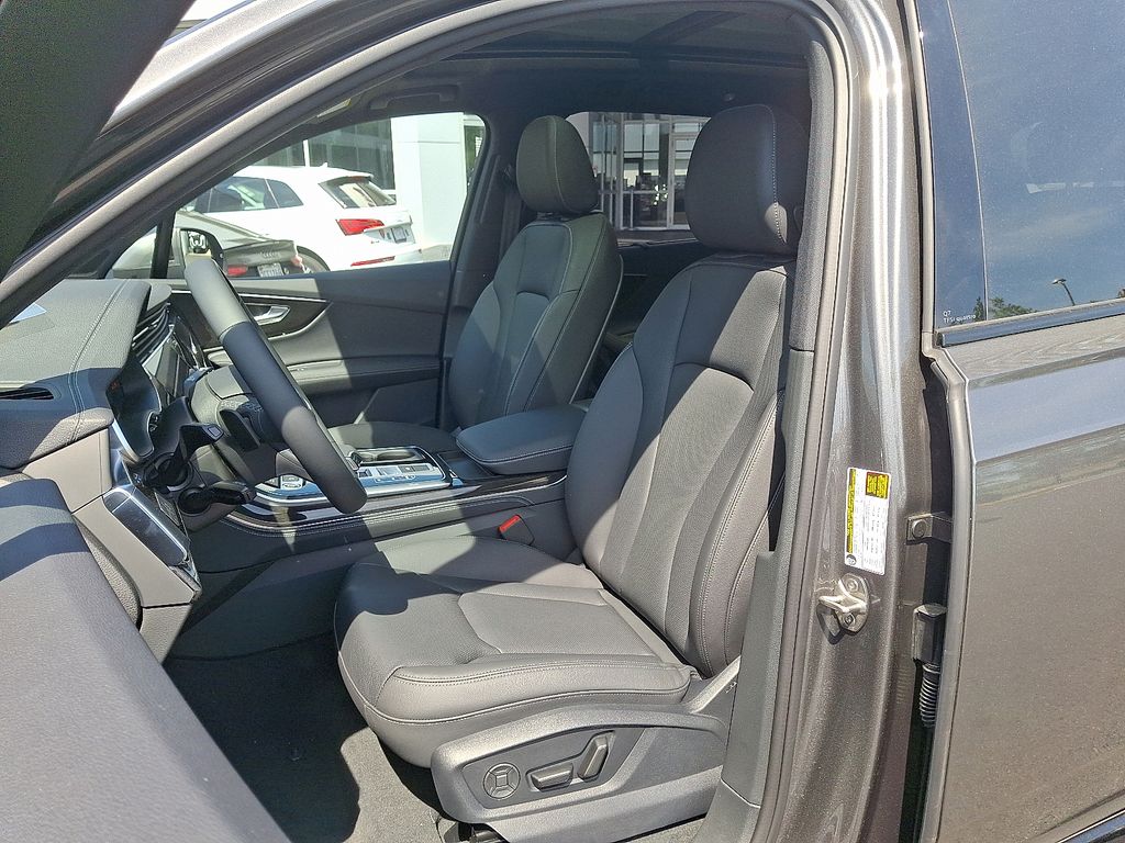 2025 Audi Q7  10