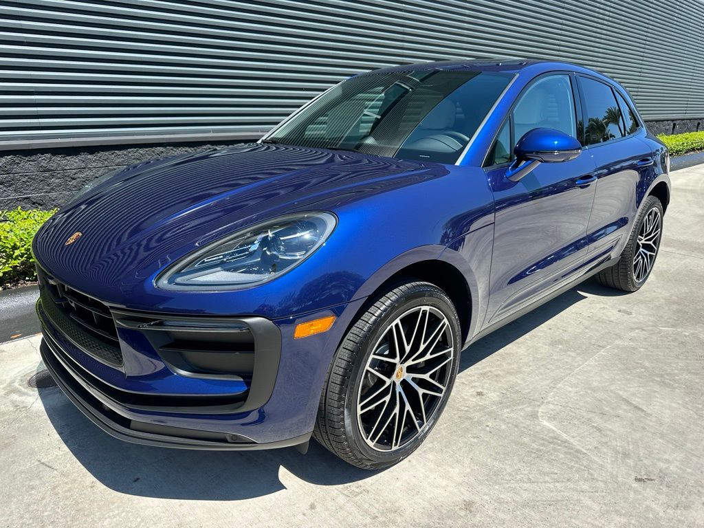 Thumbnail: 2026 Porsche Macan - 7