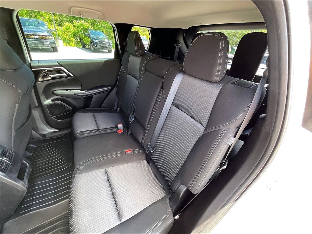 2023 Mitsubishi Outlander — photo 14