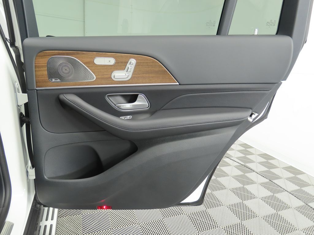 Thumbnail: 2026 Mercedes-Benz GLS - 30