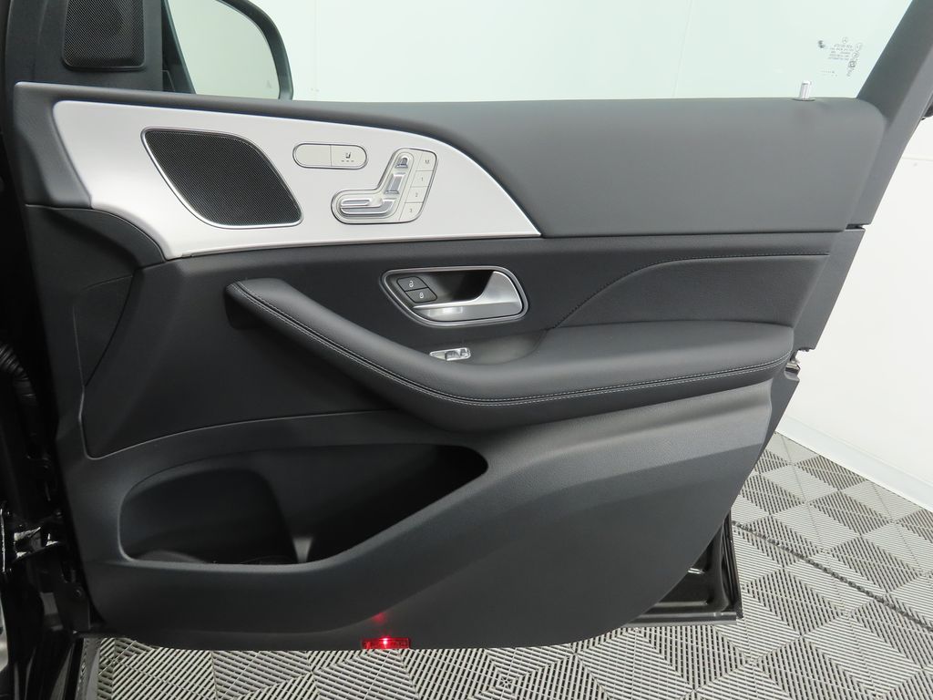 Thumbnail: 2026 Mercedes-Benz GLE - 23