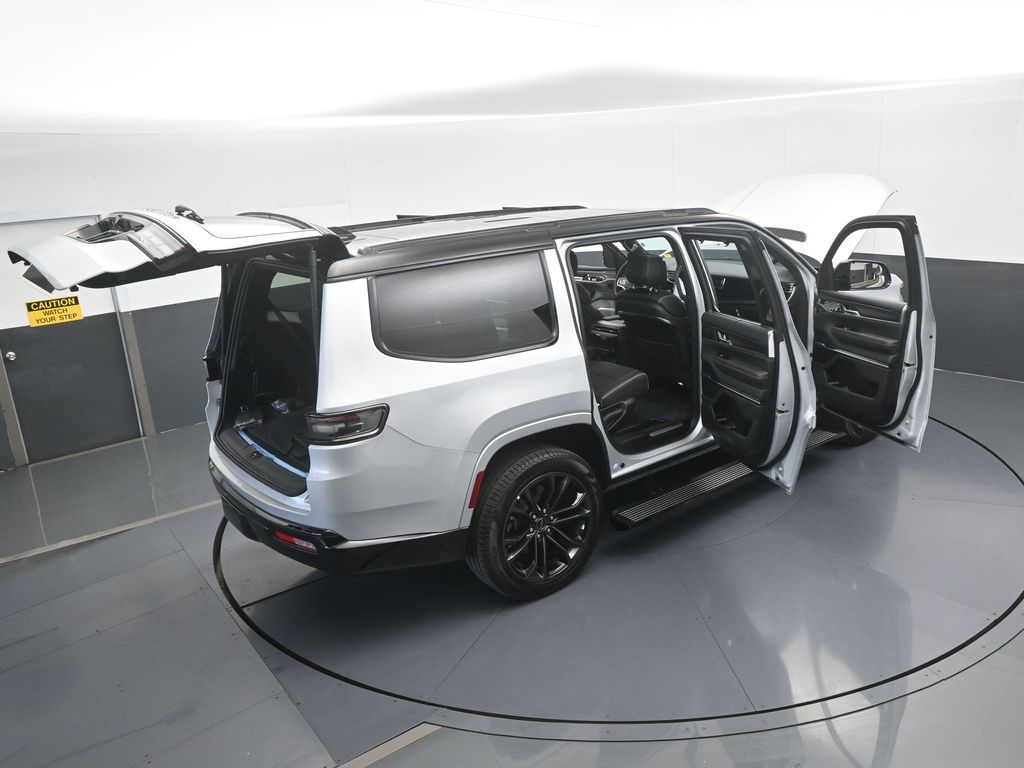 Used 2024 Silver Zynith Jeep Series II image 32