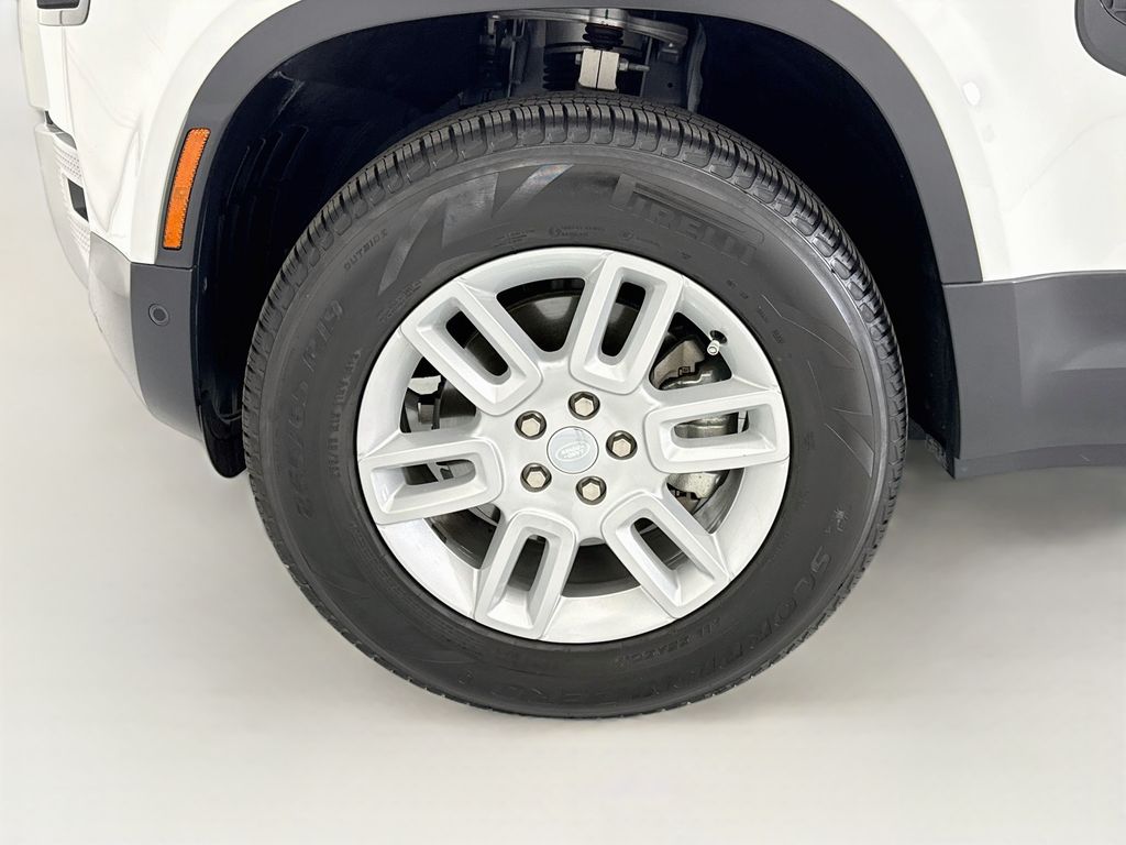 Thumbnail: 2023 Land Rover Defender - 29