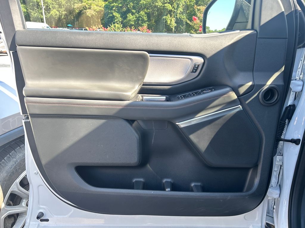 Used 2025 White Ford Active image 7