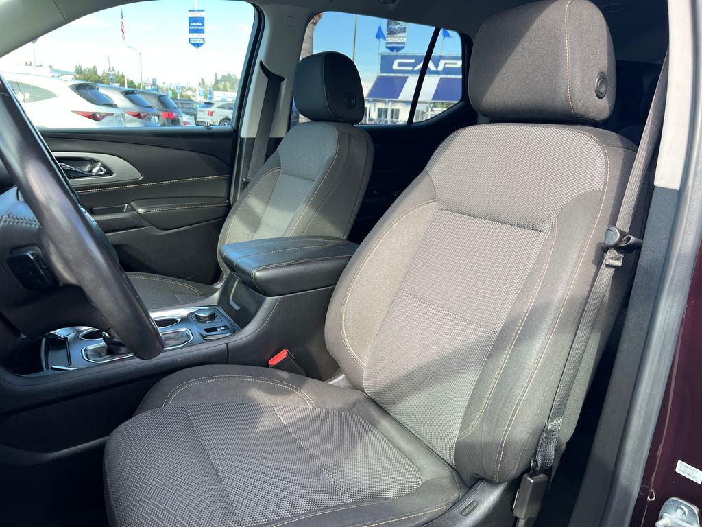 Thumbnail: 2019 Chevrolet Traverse - 16