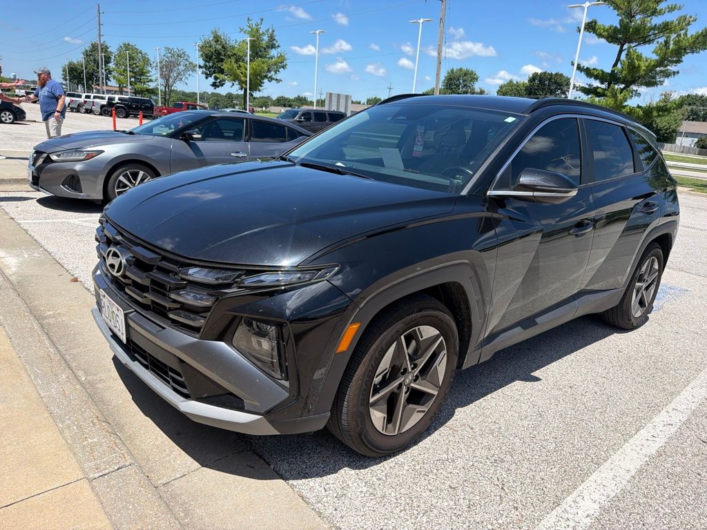 Phantom Black 2025 Hyundai Tucson SUV / Crossover Front-Wheel Drive 8-Speed Automatic