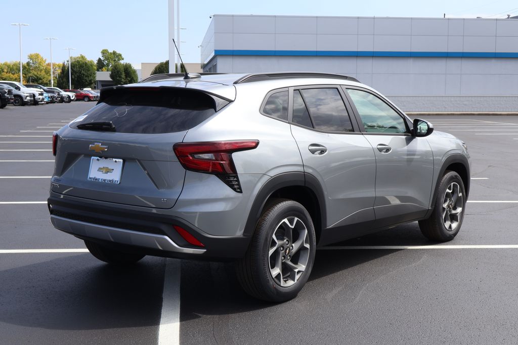 Thumbnail: 2026 Chevrolet Trax - 8