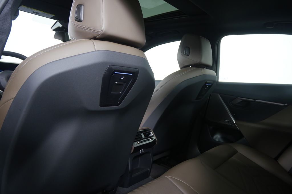 Thumbnail: 2025 BMW 5 Series - 16