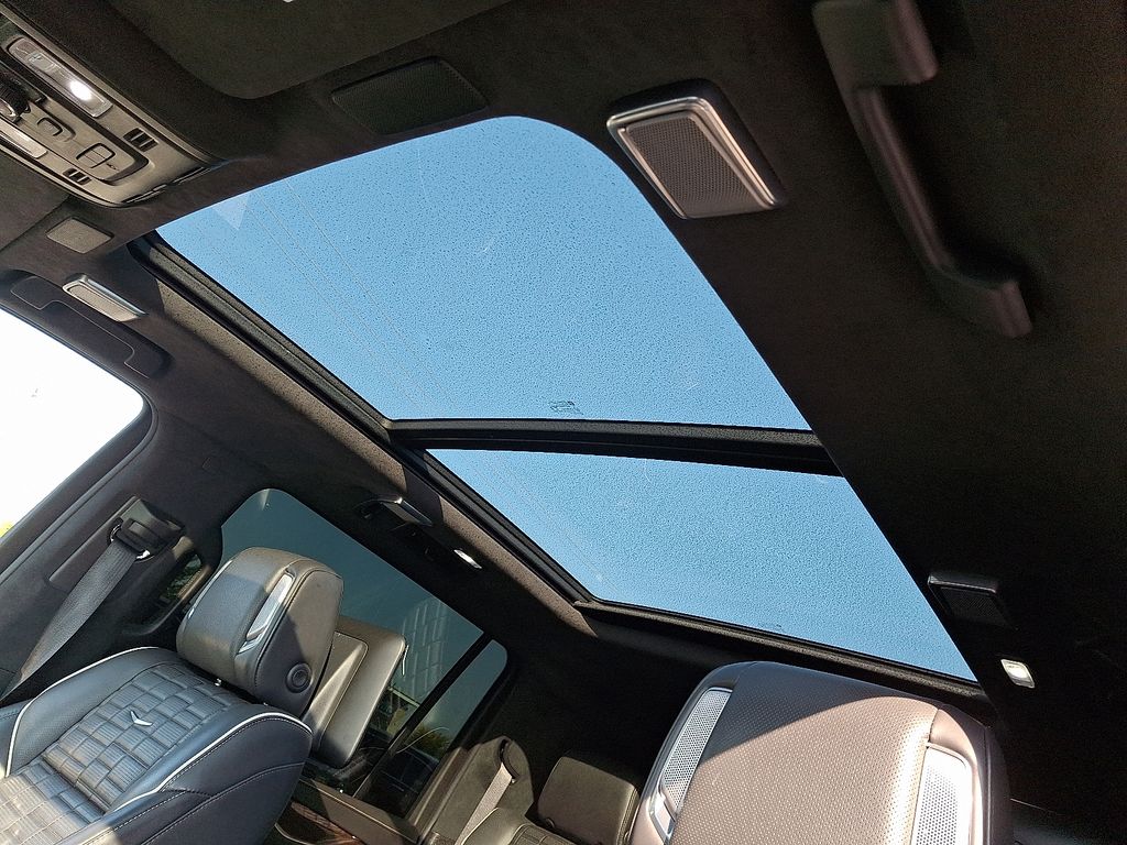 Thumbnail: 2022 Cadillac Escalade - 17