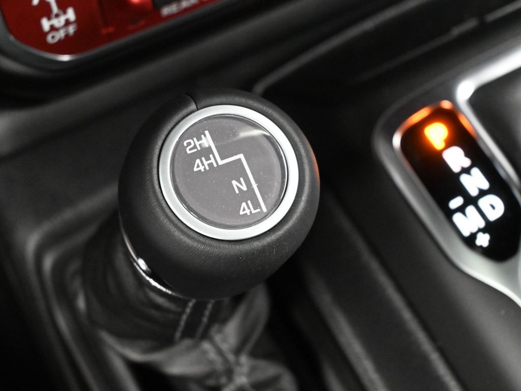 New 2026 Black Clearcoat Jeep Rubicon image 24