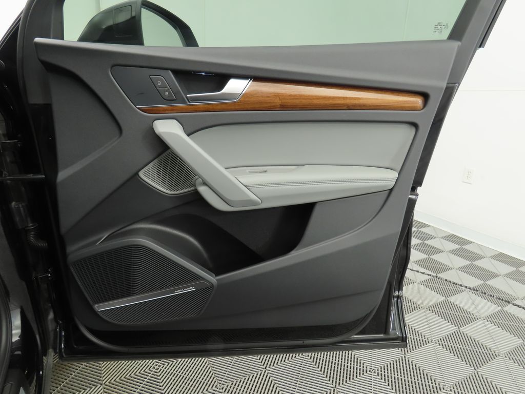 2022 Audi Q5 e Prestige 26