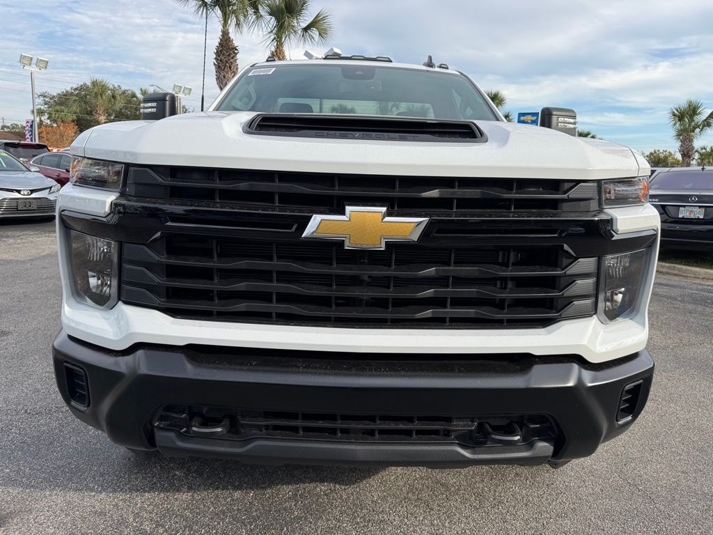 2025 Chevrolet Silverado 3500HD Work Truck 3