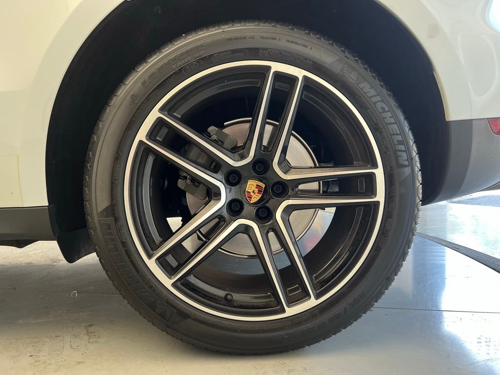 Thumbnail: 2021 Porsche Macan - 27