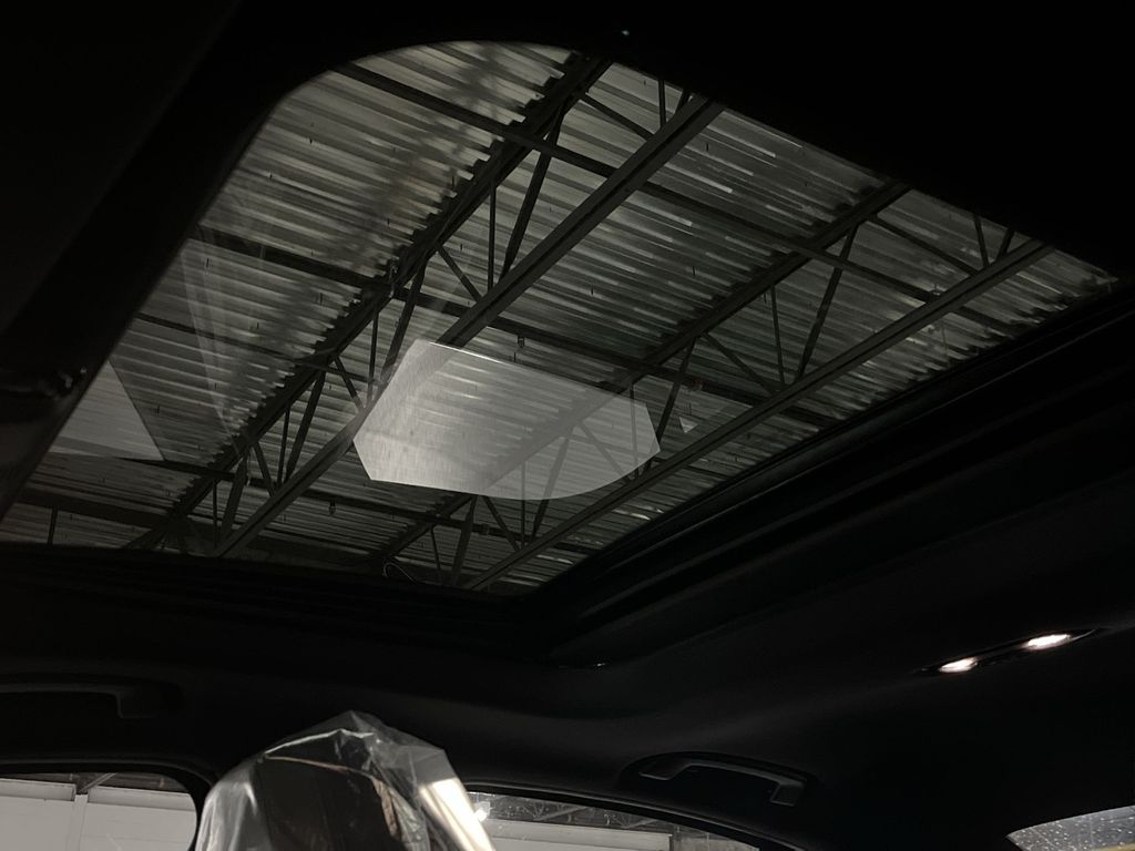 Thumbnail: 2025 BMW 3 Series - 22