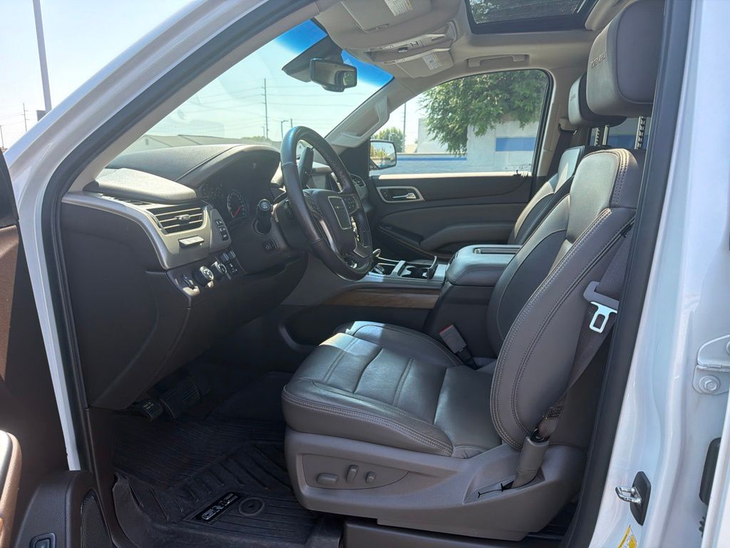 Thumbnail: 2019 GMC Yukon - 17