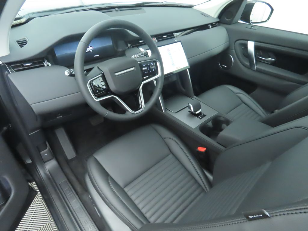 Thumbnail: 2025 Land Rover Discovery Sport - 9