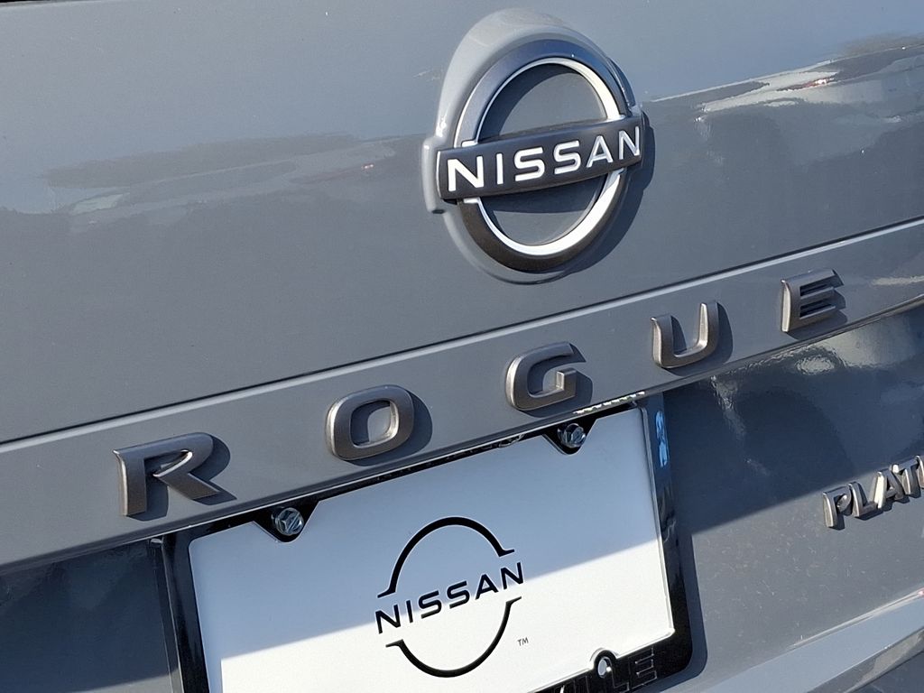 2025 Nissan Rogue Platinum 11