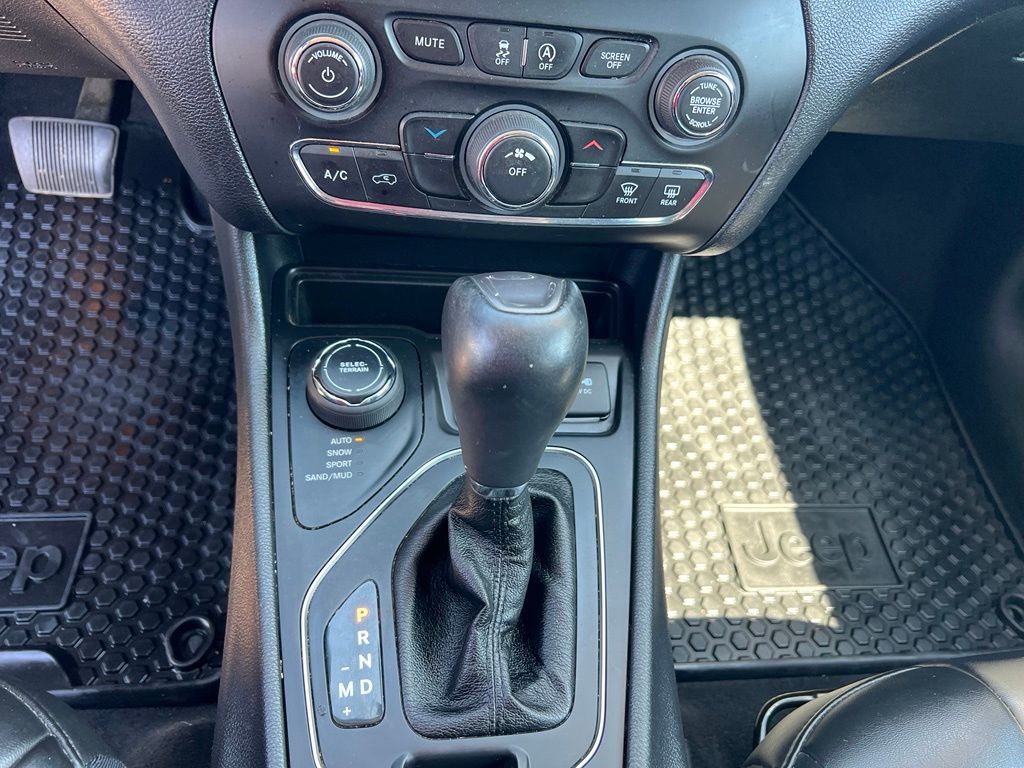 Used 2020 Jeep Cherokee SUV