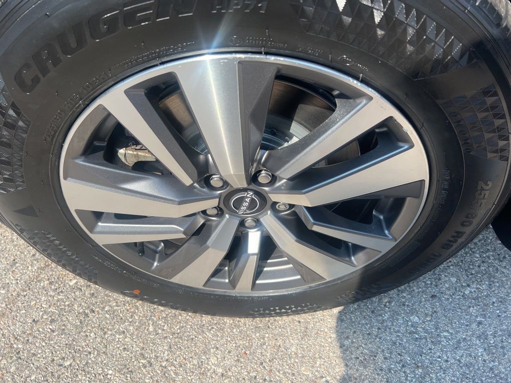 2023 Nissan Pathfinder SL photo