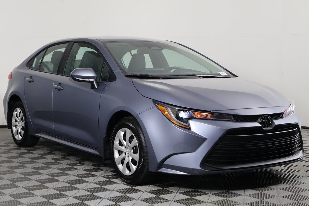 Thumbnail: 2025 Toyota Corolla - 3