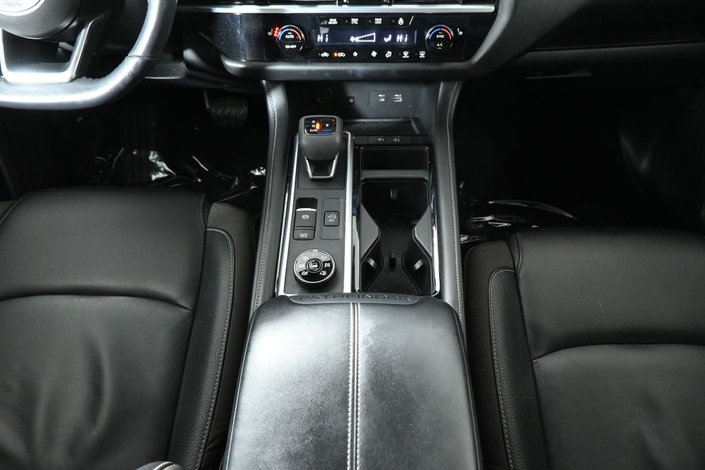 Thumbnail: 2023 Nissan Pathfinder - 24