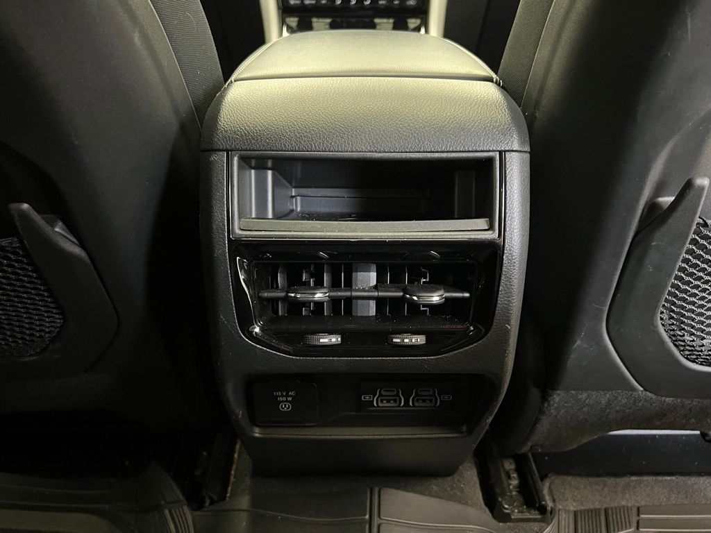 Thumbnail: 2024 Jeep Grand Cherokee - 9
