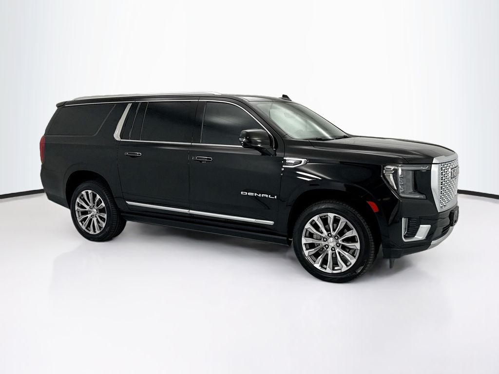 Thumbnail: 2021 GMC Yukon XL - 3