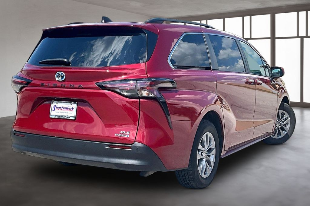 Used 2023 Toyota Sienna Van