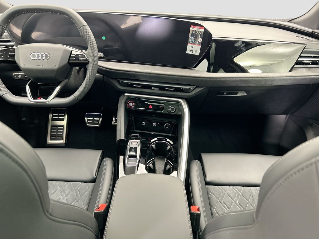 Thumbnail: 2025 Audi SQ5 - 14